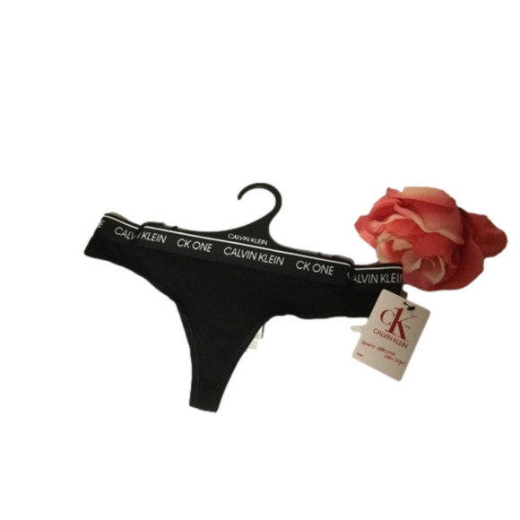 CALVIN KLEIN SIGNATURE ICONIC STYLE THONG - Picture 3 of 5